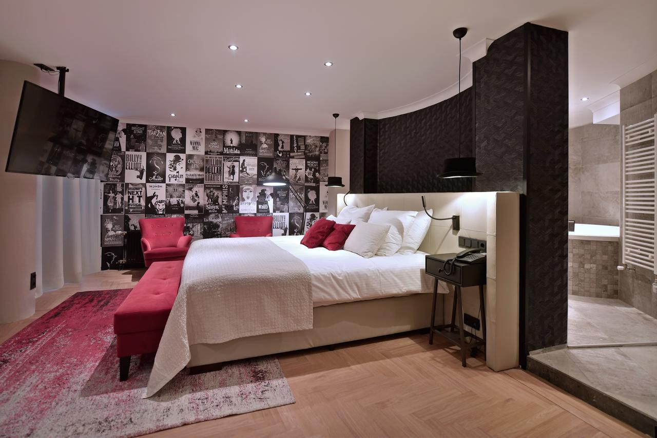 Van Der Valk Theaterhotel อัลเมโล ภายนอก รูปภาพ
